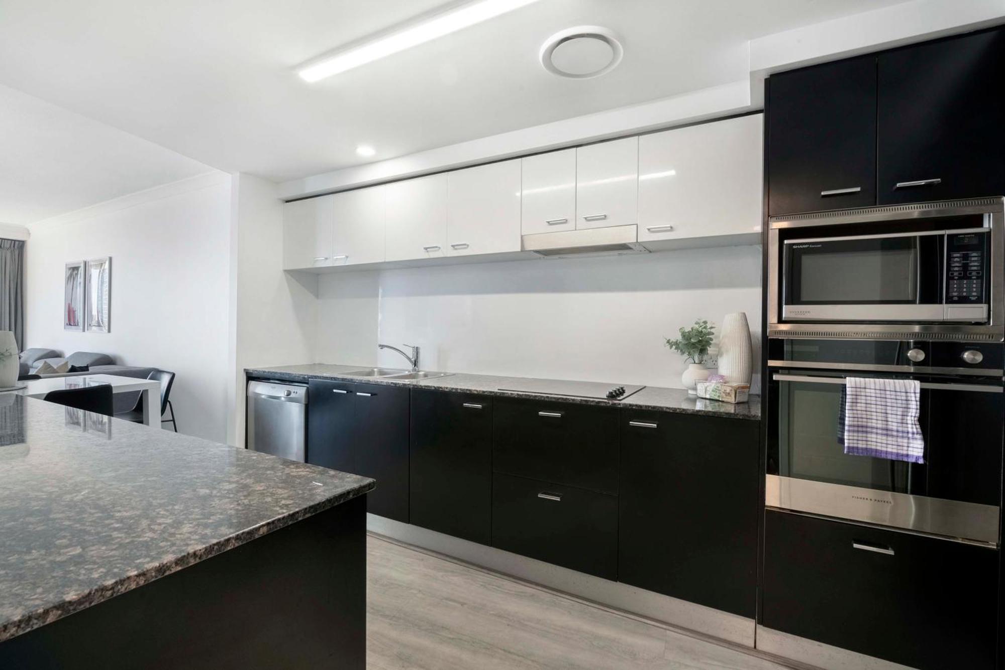 Chevron Renaissance - Self Contained & Privately Managed Apartments Gold Coast Buitenkant foto