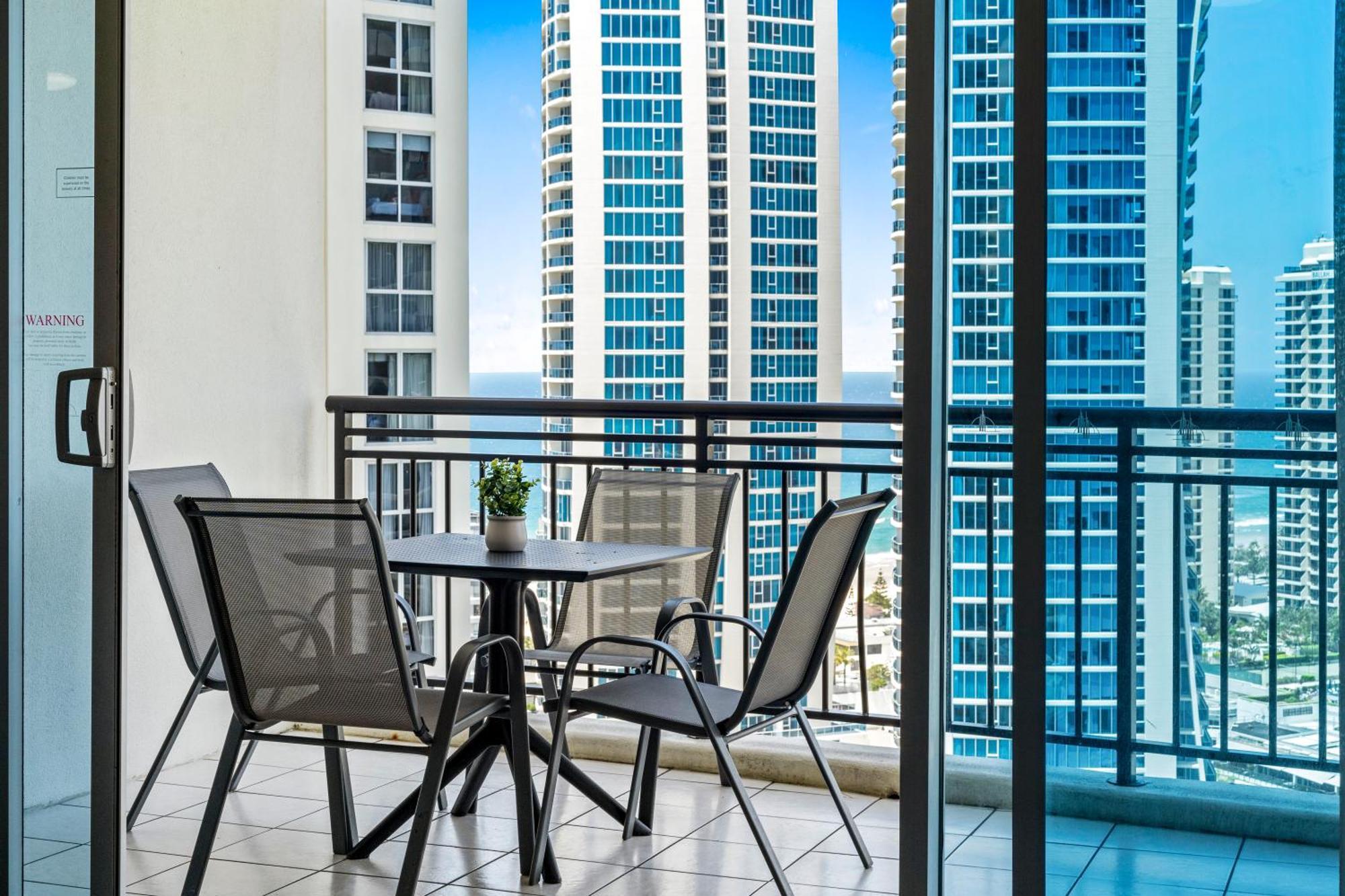 Chevron Renaissance - Self Contained & Privately Managed Apartments Gold Coast Buitenkant foto