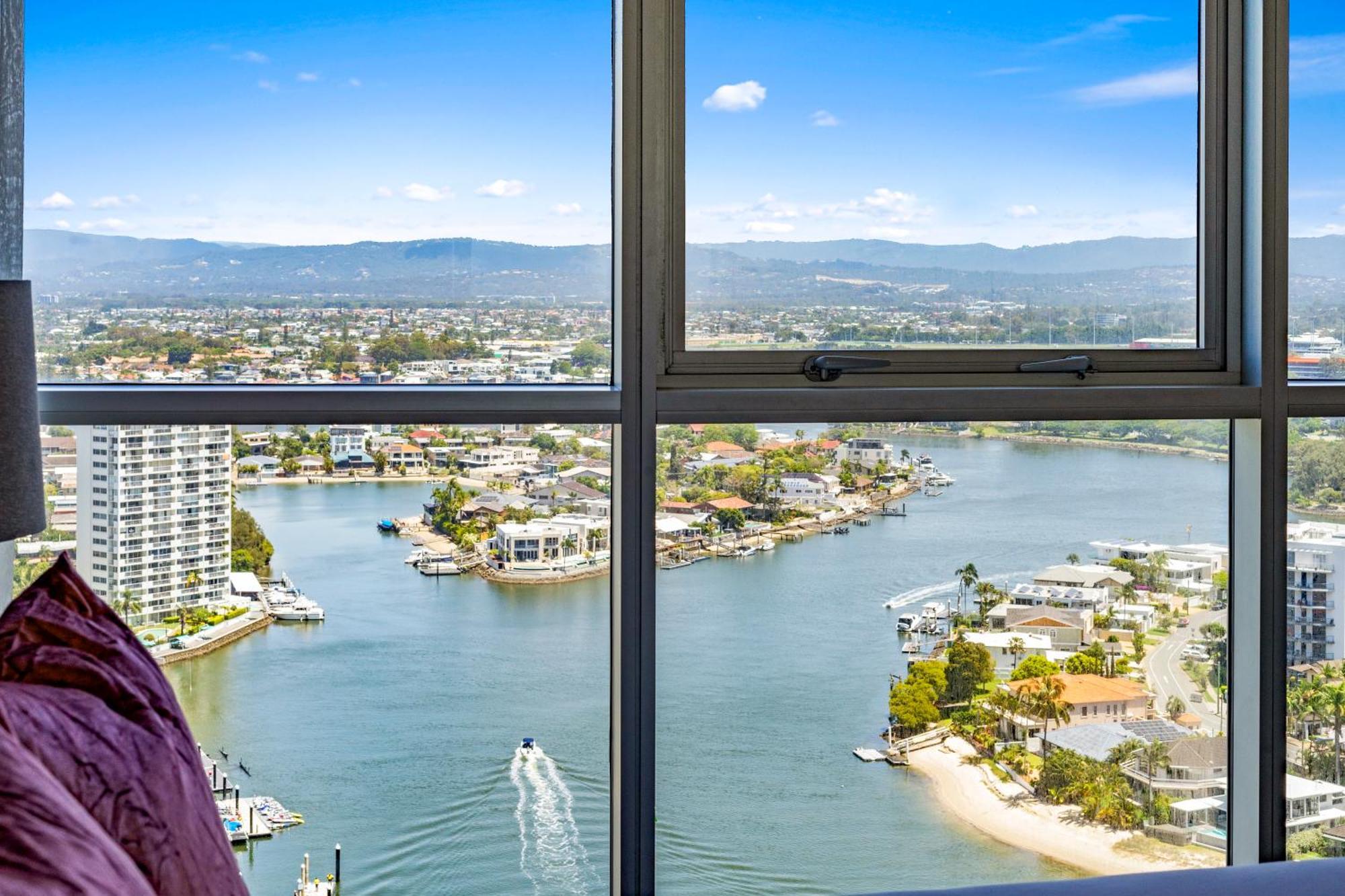 Chevron Renaissance - Self Contained & Privately Managed Apartments Gold Coast Buitenkant foto